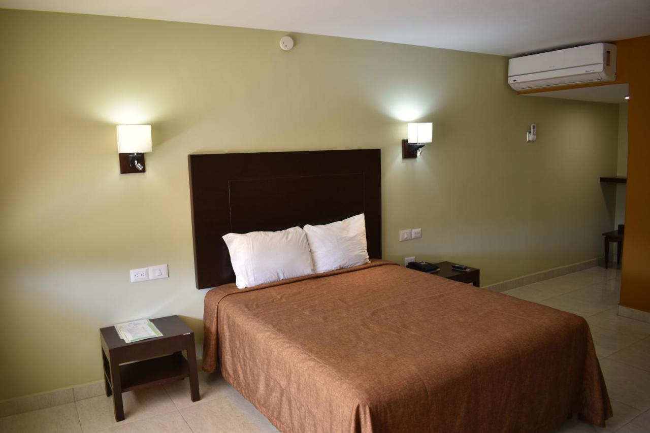 El Camino Hotel & Suites Heroica Caborca Εξωτερικό φωτογραφία